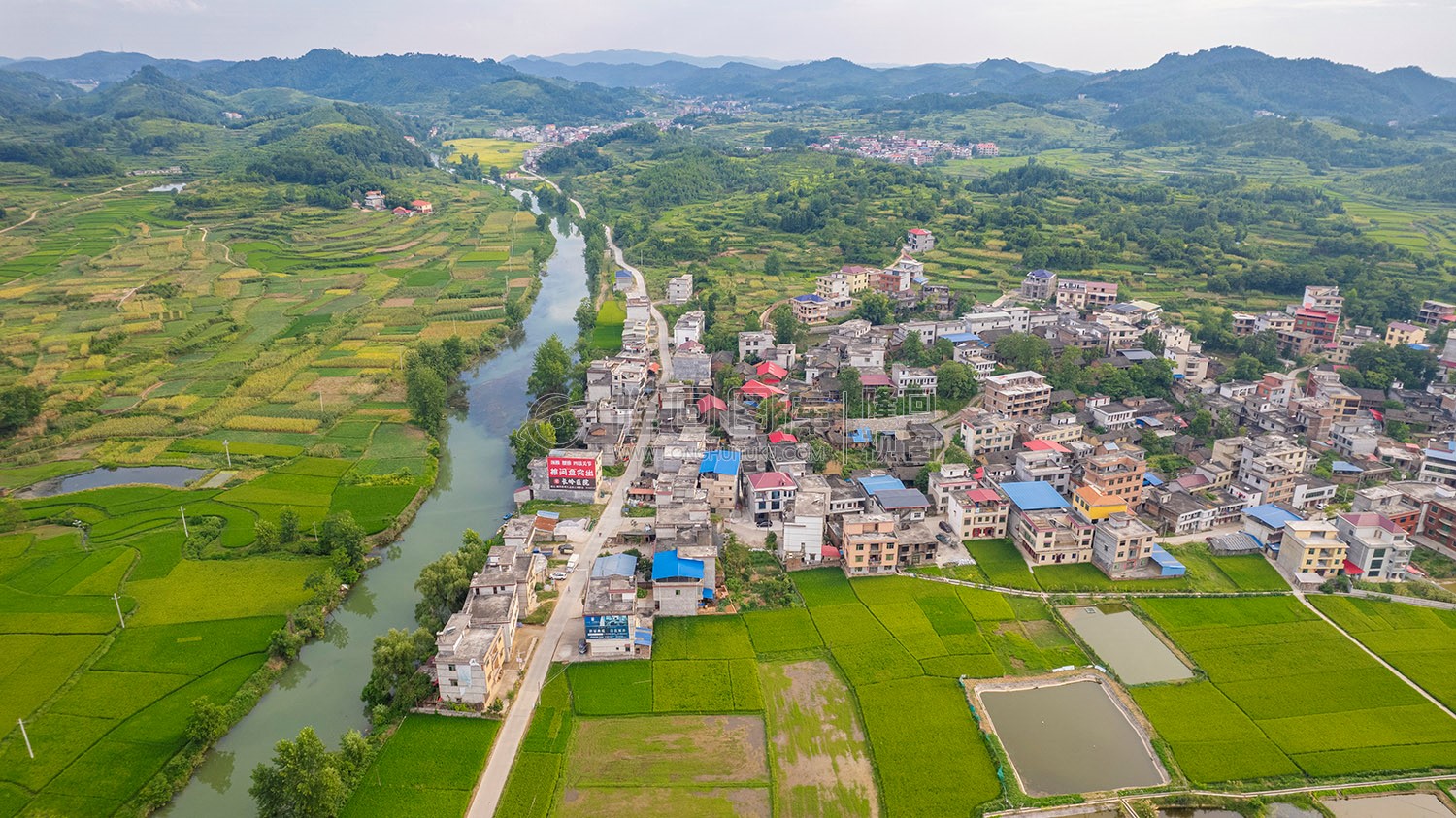 乐荷村，乐居田与荷叶合并