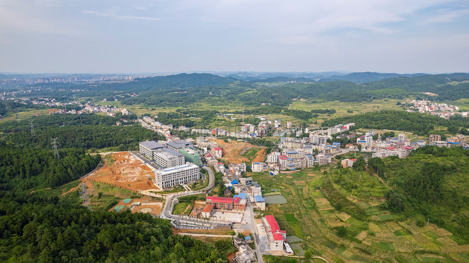 乐荷村，乐居田与荷叶合并
