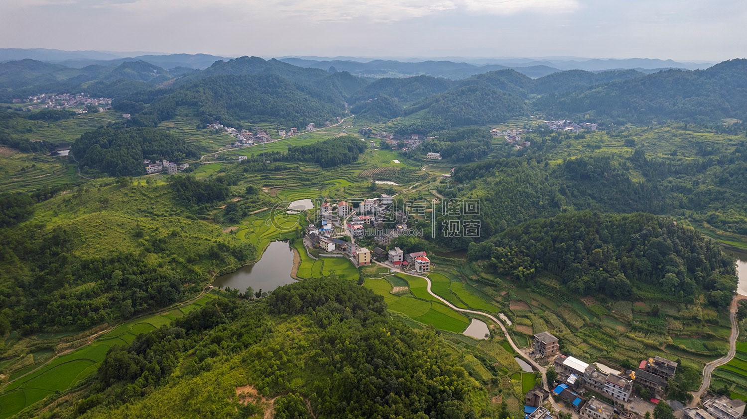 乐荷村，乐居田与荷叶合并