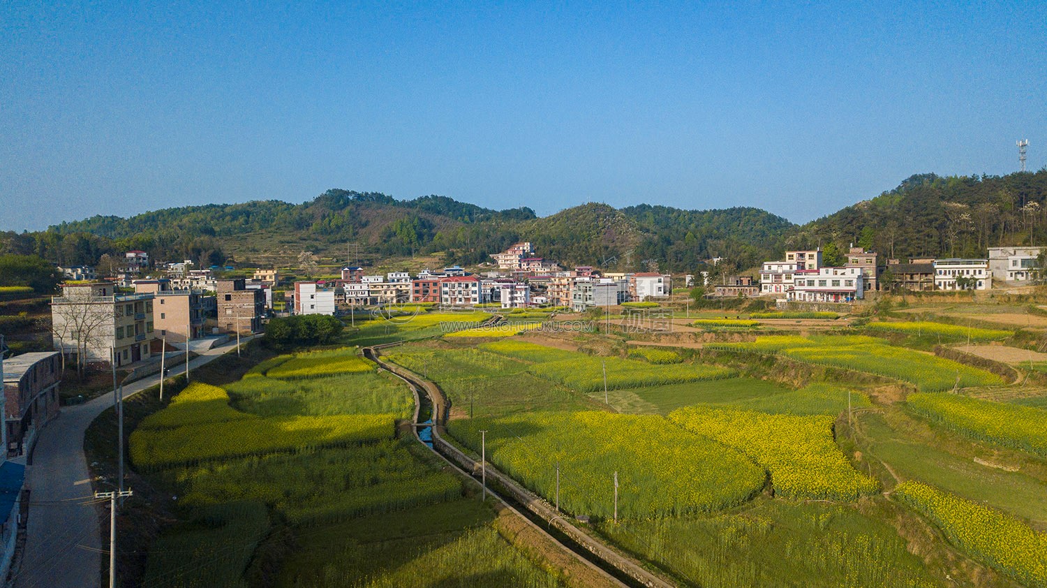 石笋寨,一座像春笋的石山!