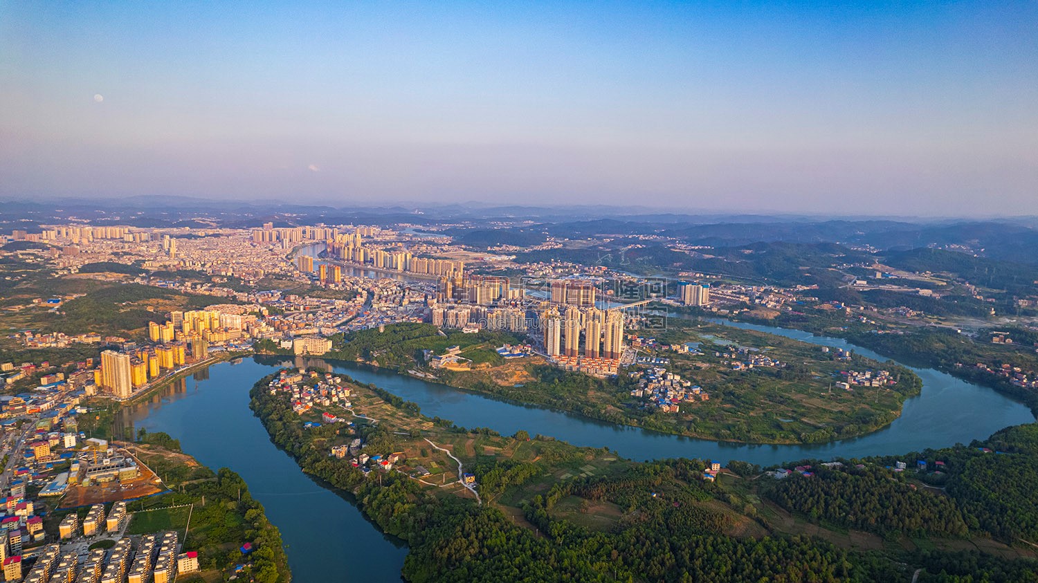 隆回全景航拍，县城全景