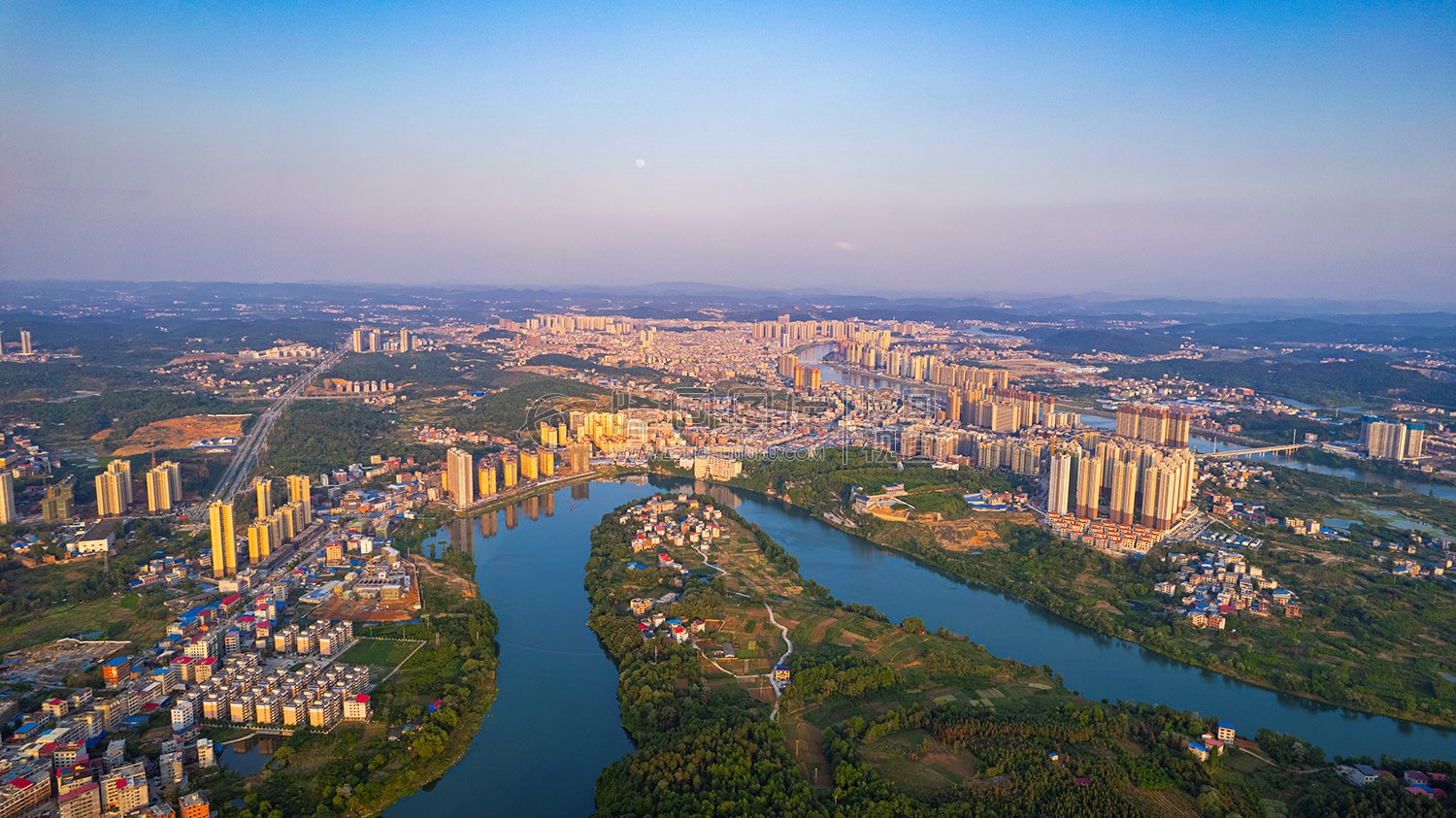 隆回全景航拍，县城全景