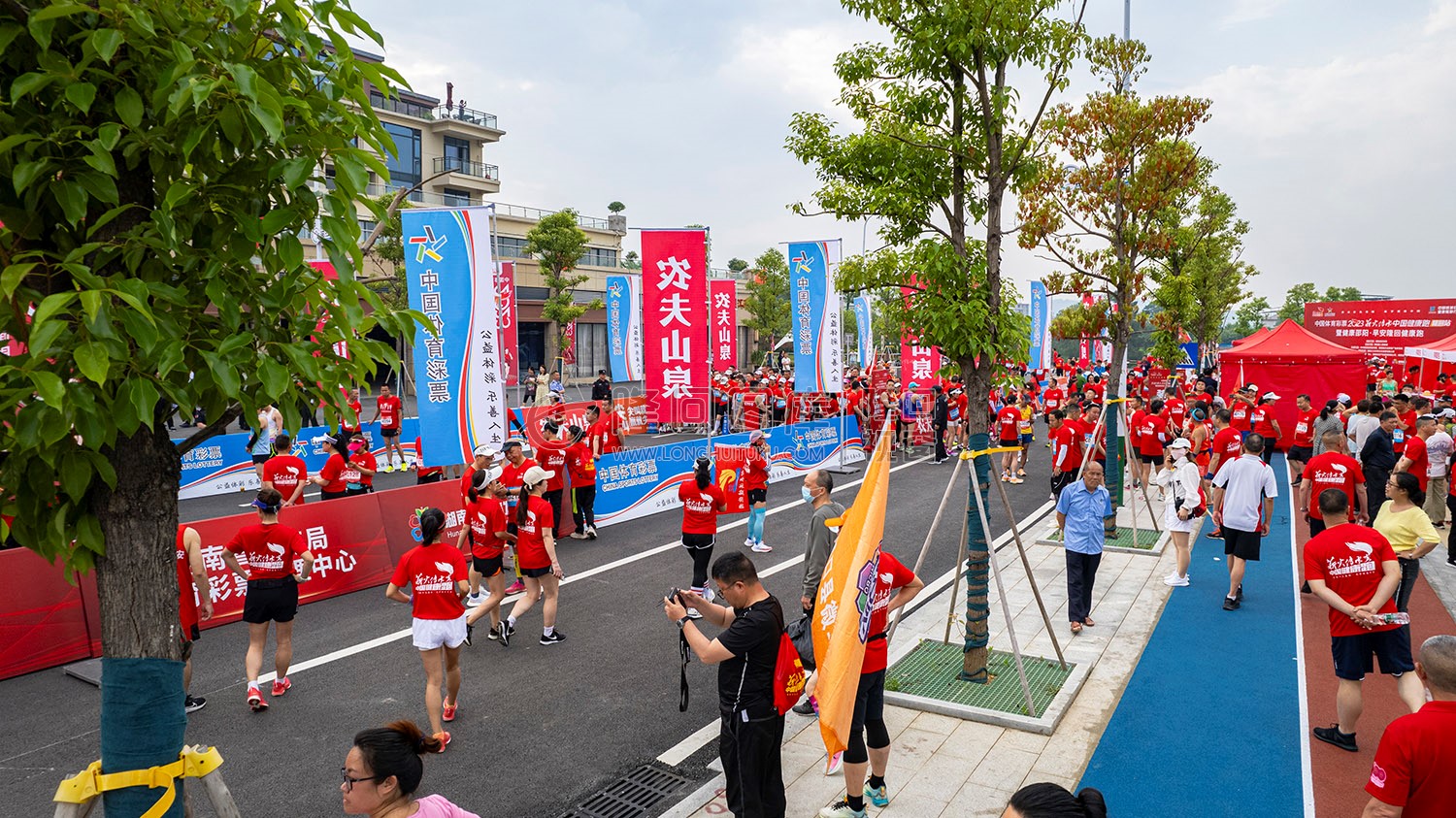 早安隆回健康跑开跑