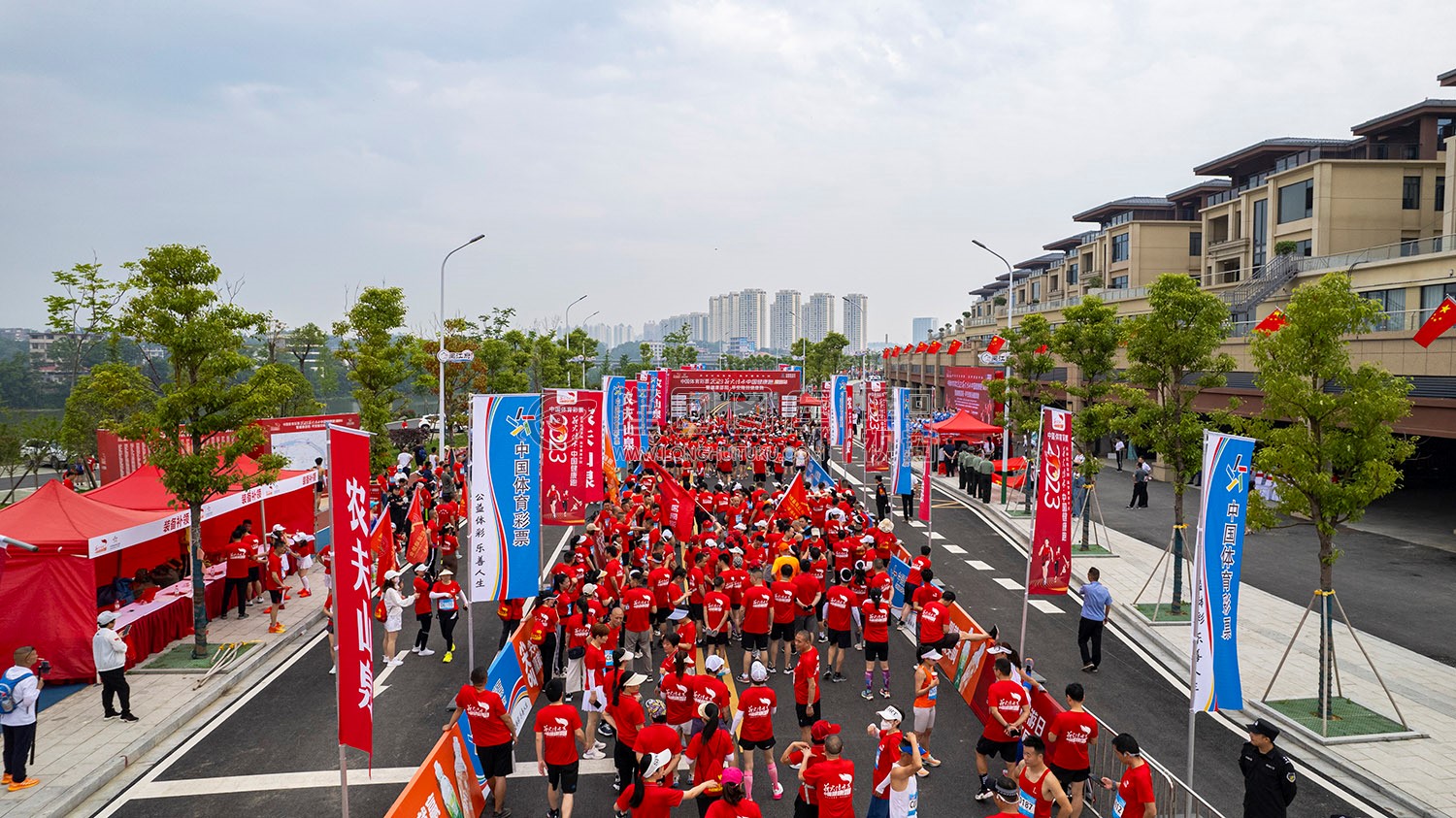 早安隆回健康跑开跑