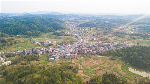 长铺往上石村方向