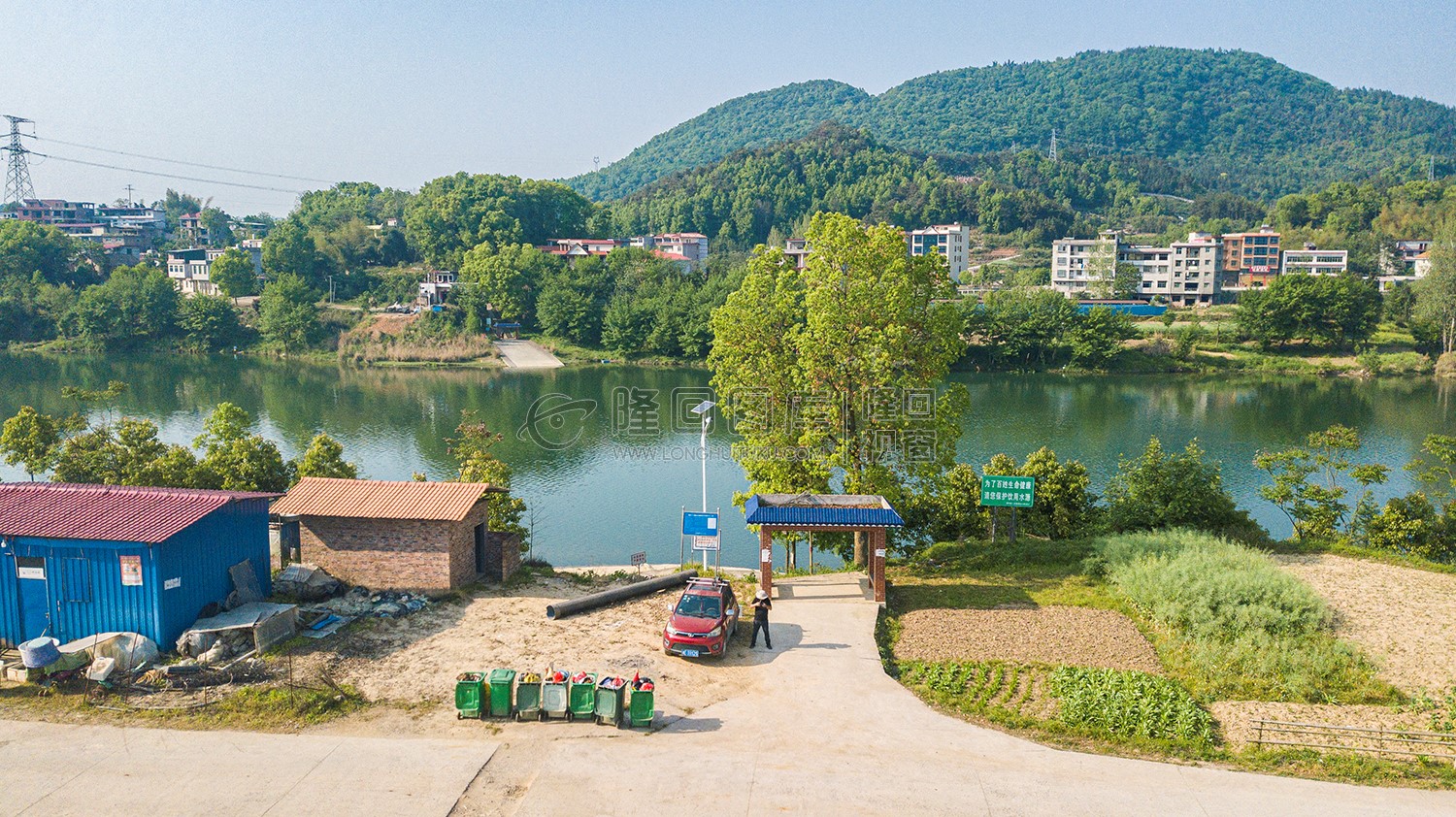 付家渡口，对面为九龙村