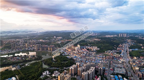 隆回全景航拍，县城全景