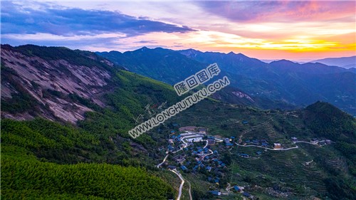 大托村的火烧云