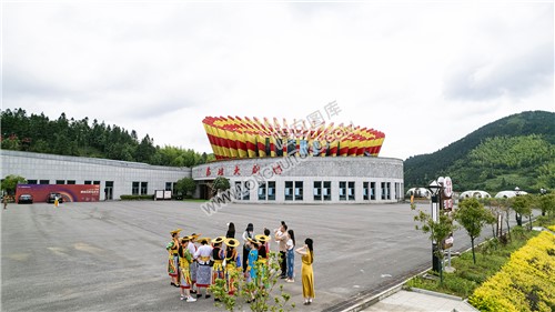 花瑶帽，首届湖南民族电影展