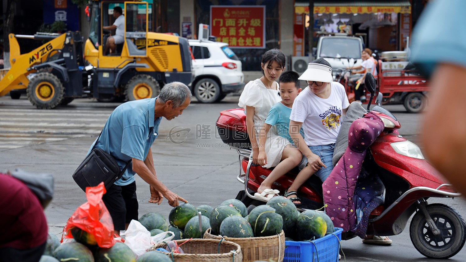 北山镇大院西瓜展销会