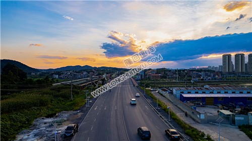 隆回县城金光佛光晚霞，丁达尔光