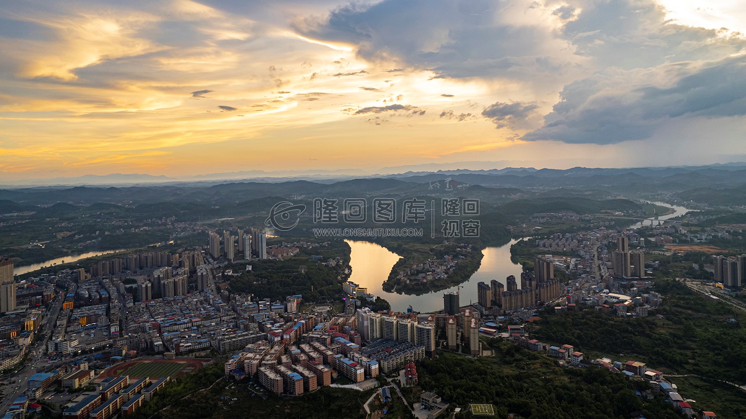 隆回城西总站区域日落场景
