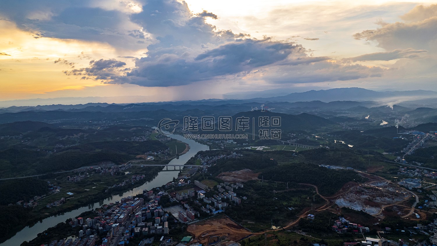 隆回城西总站区域日落场景