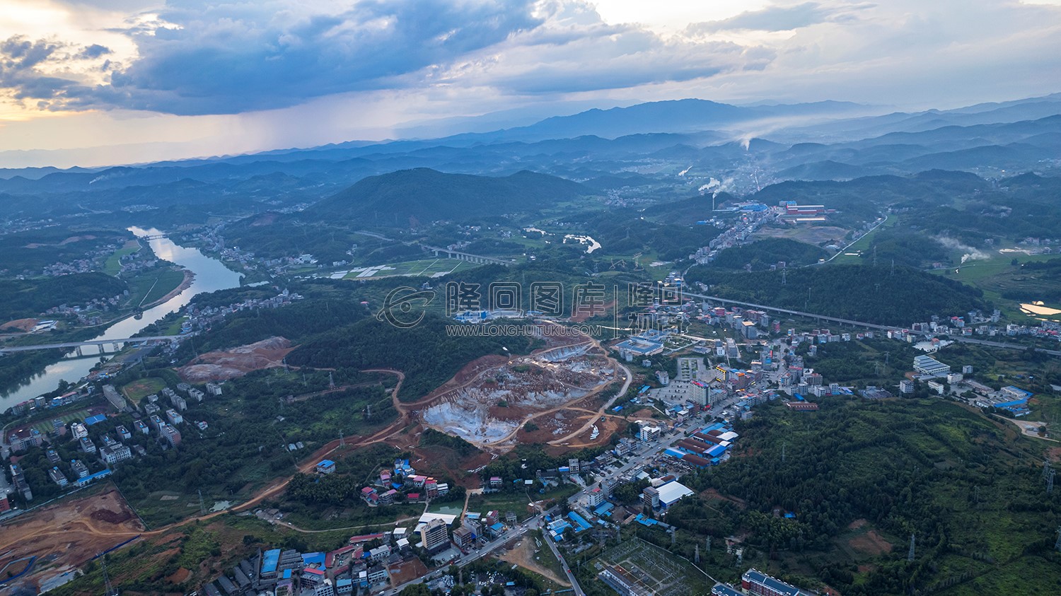 隆回城西总站区域日落场景