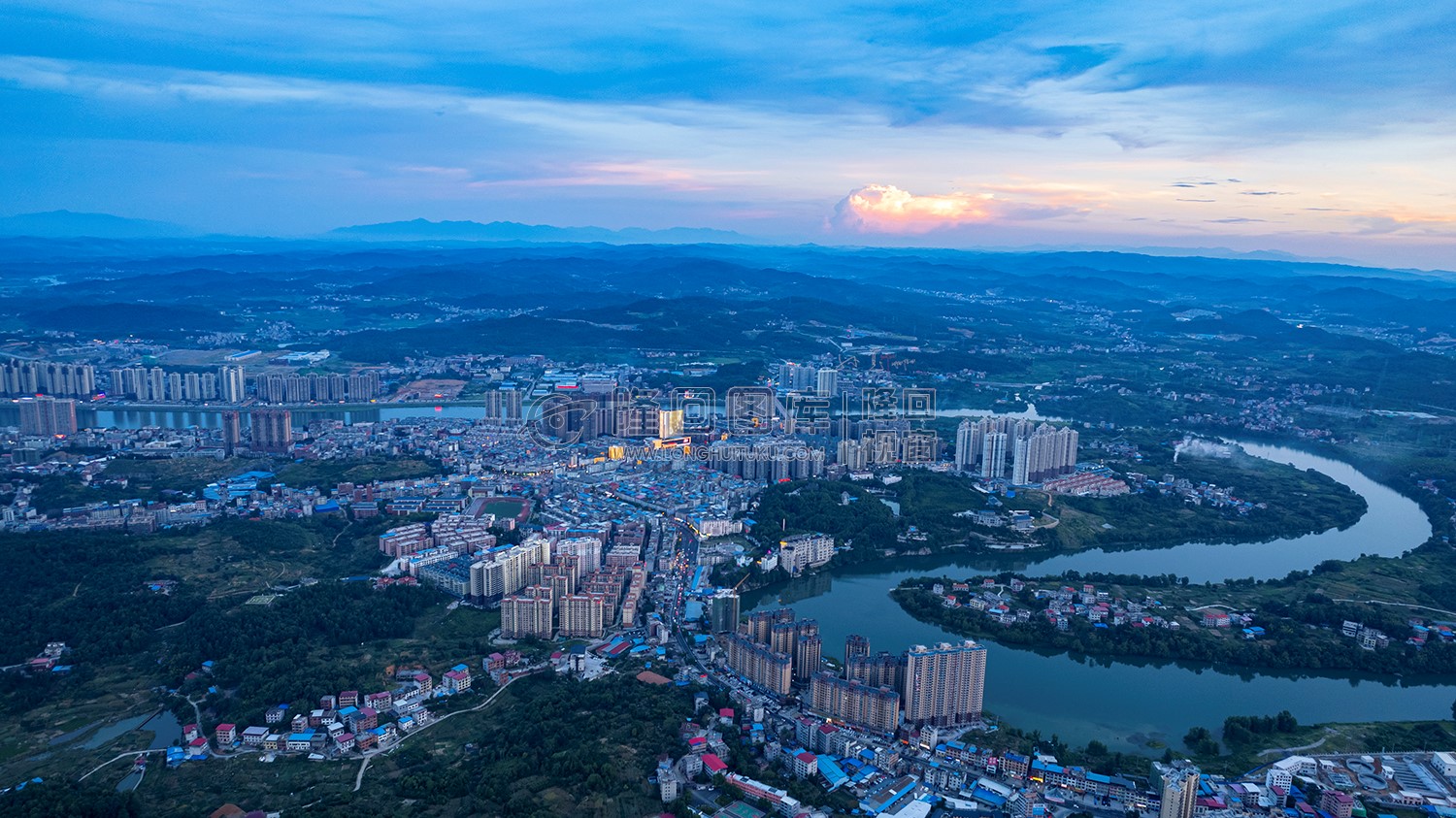 隆回城西总站区域日落场景