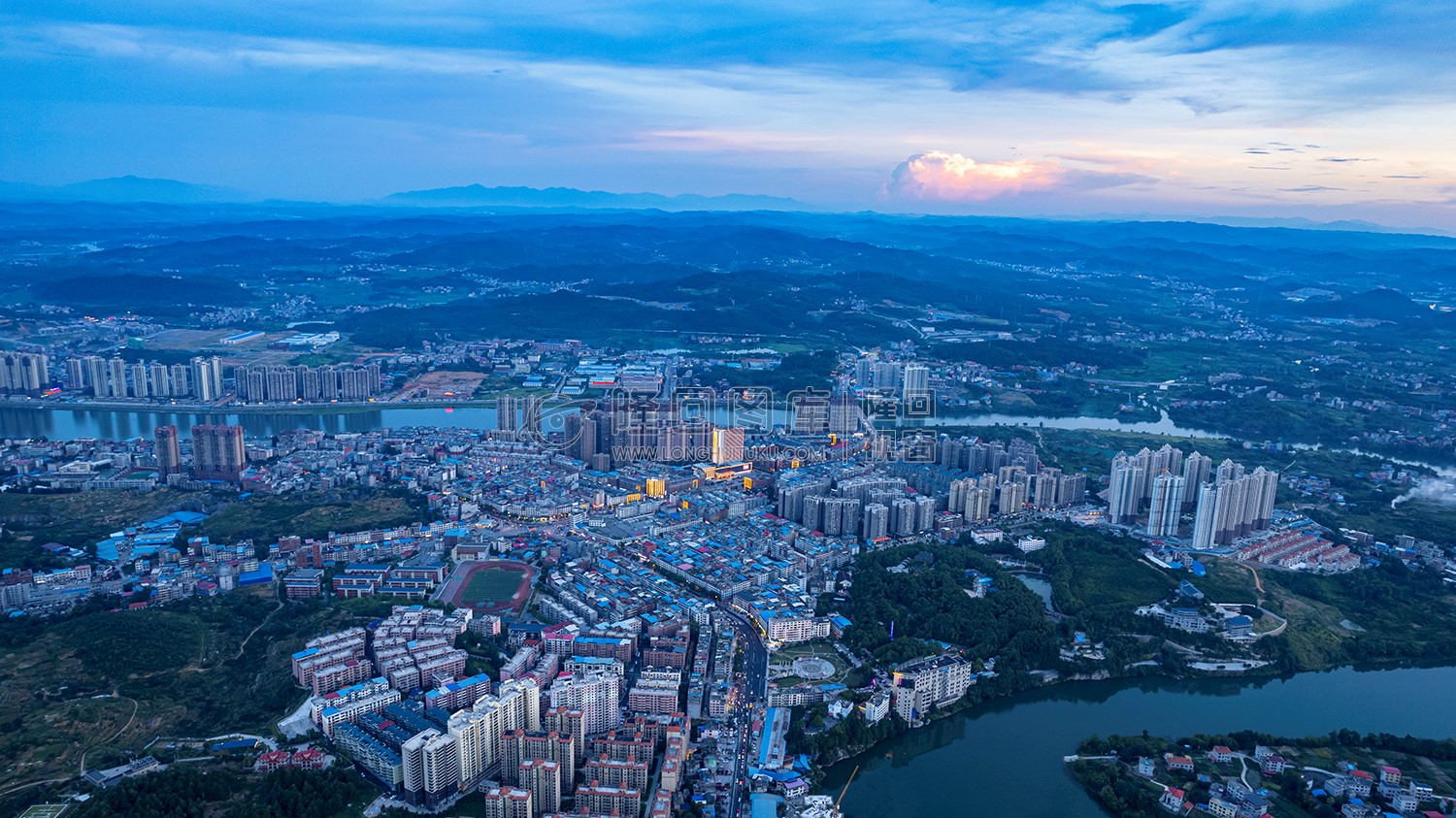 隆回城西总站区域日落场景