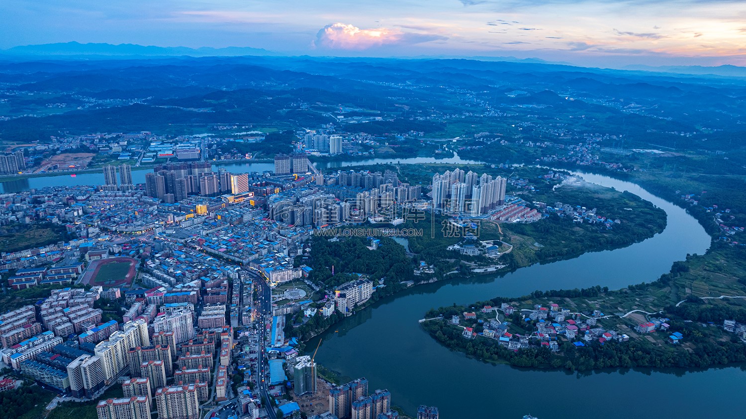 隆回城西总站区域日落场景
