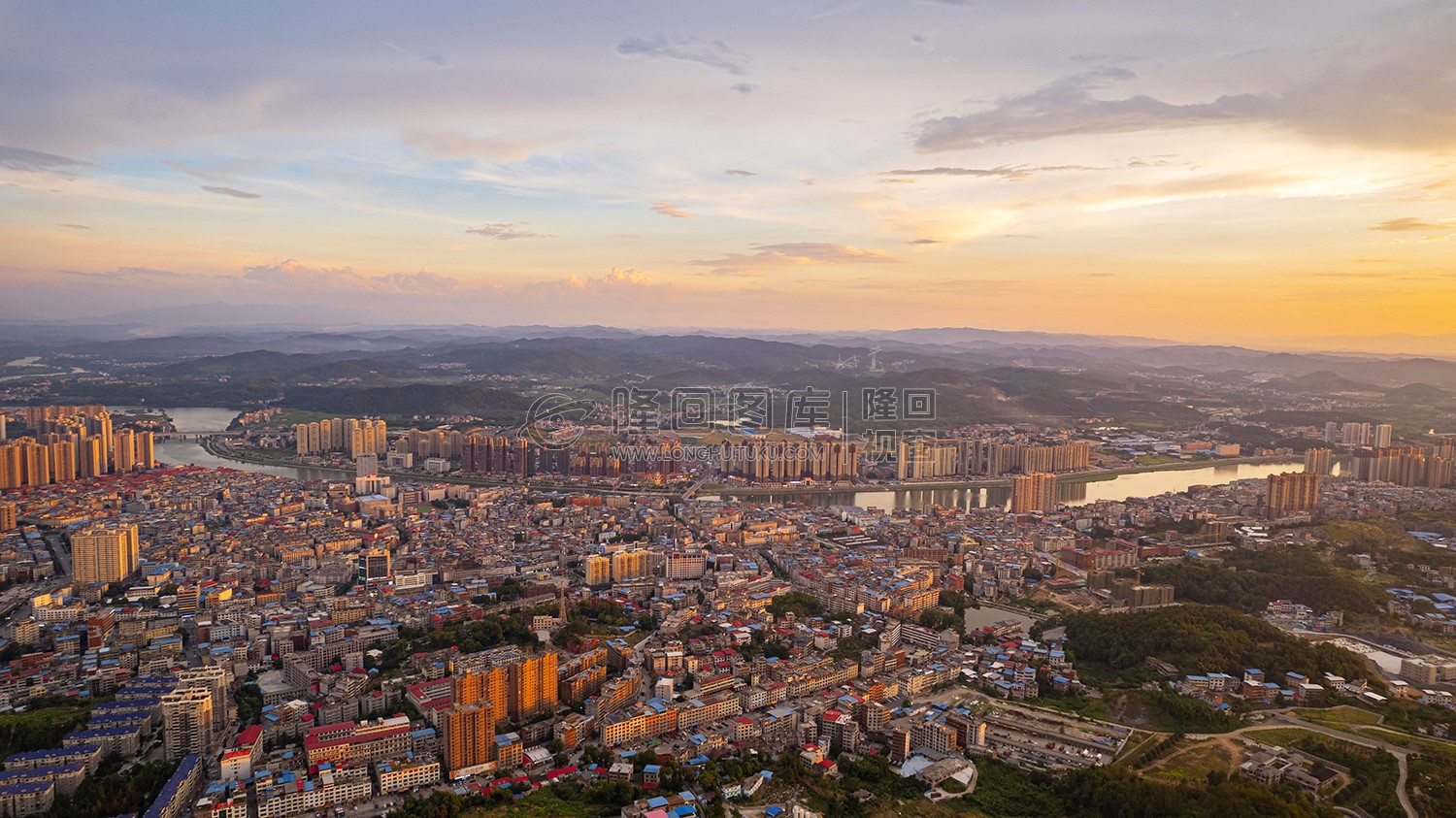 隆回县城火烧云夕阳日落美景