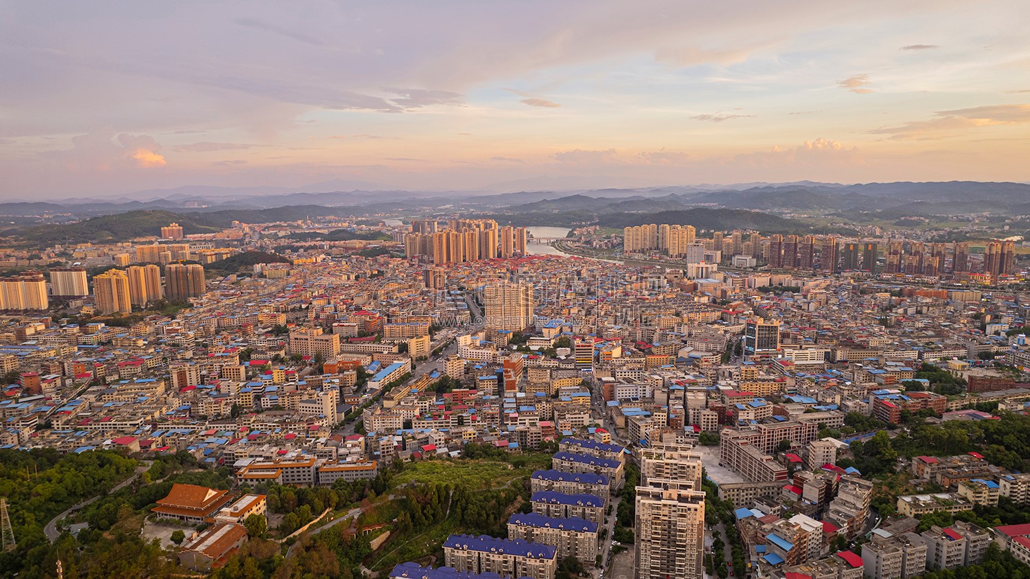 隆回县城火烧云夕阳日落美景