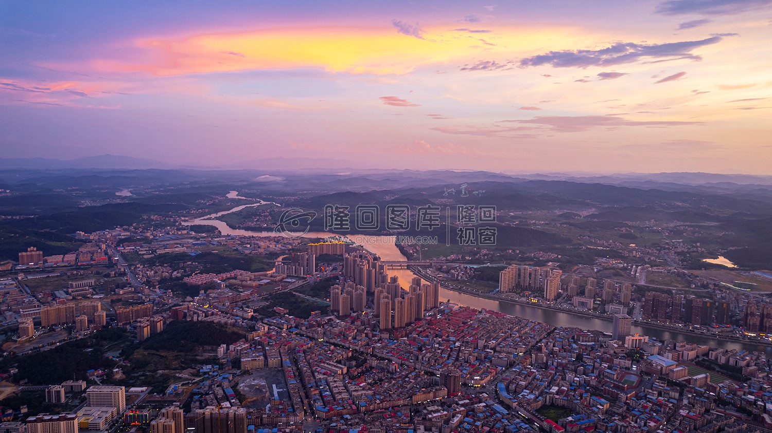 隆回县城火烧云夕阳日落美景