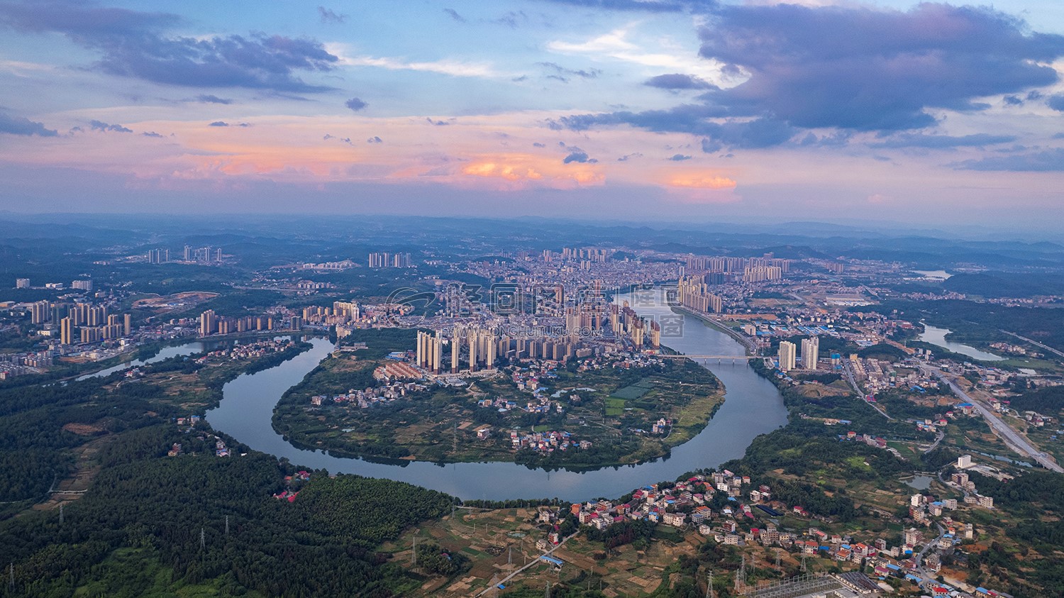 隆回城西看县城全景