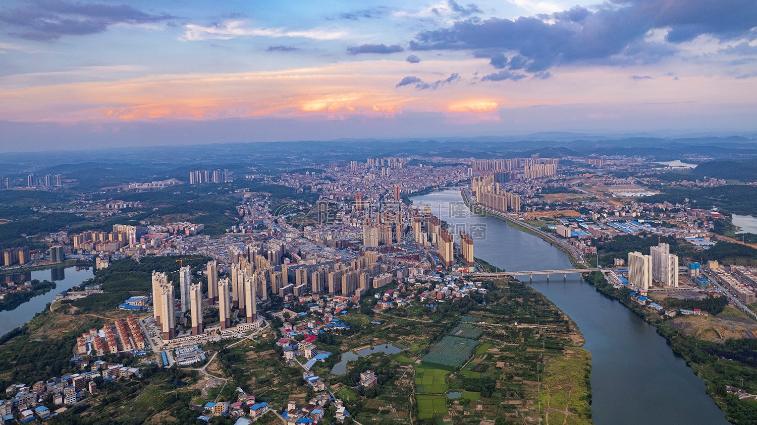 隆回城西看县城全景