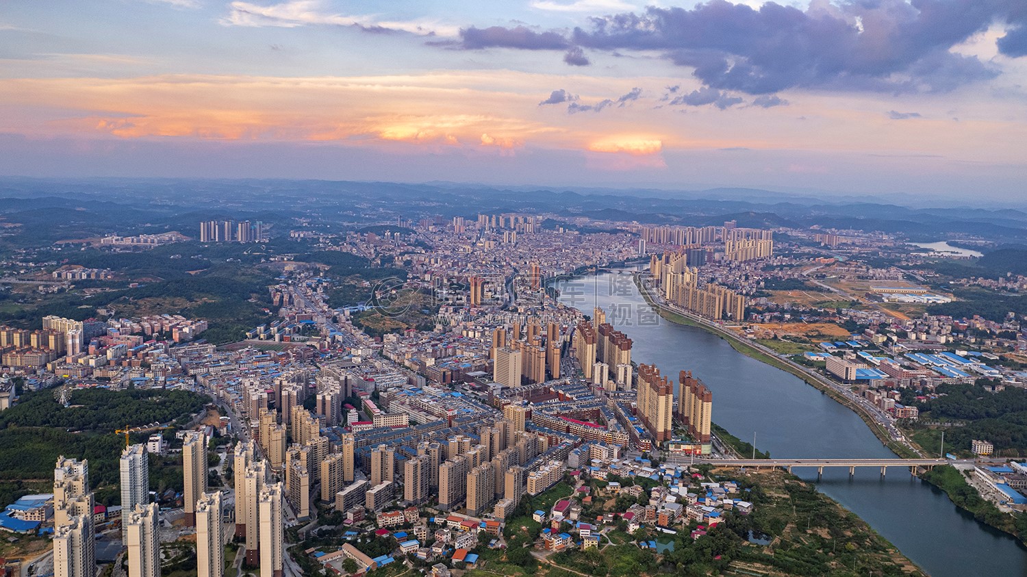 隆回城西看县城全景