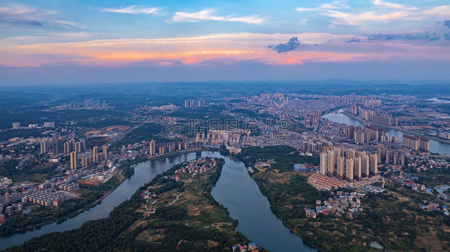 隆回城西看县城全景