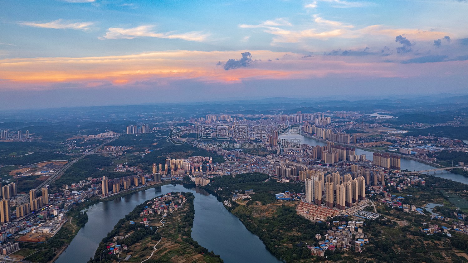 隆回城西看县城全景
