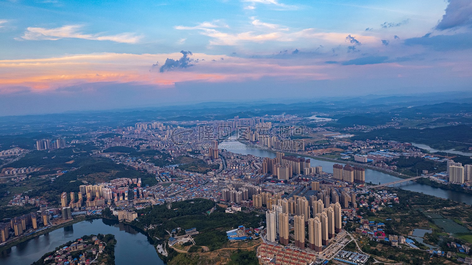隆回城西看县城全景