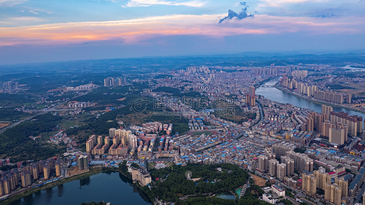 隆回城西看县城全景