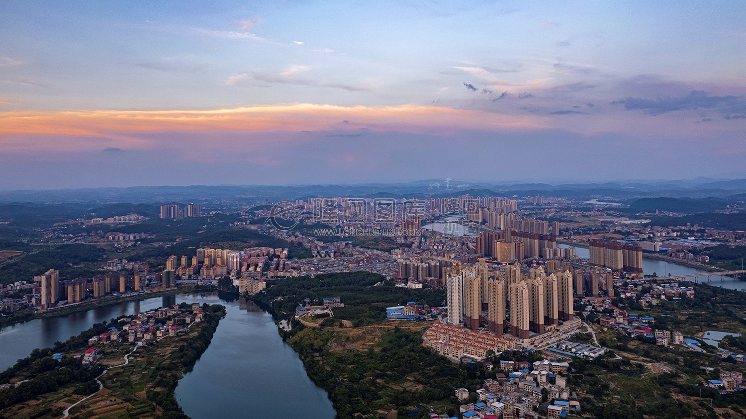 隆回城西看县城全景