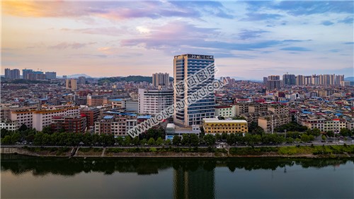 赧水河畔的隆回人民医院