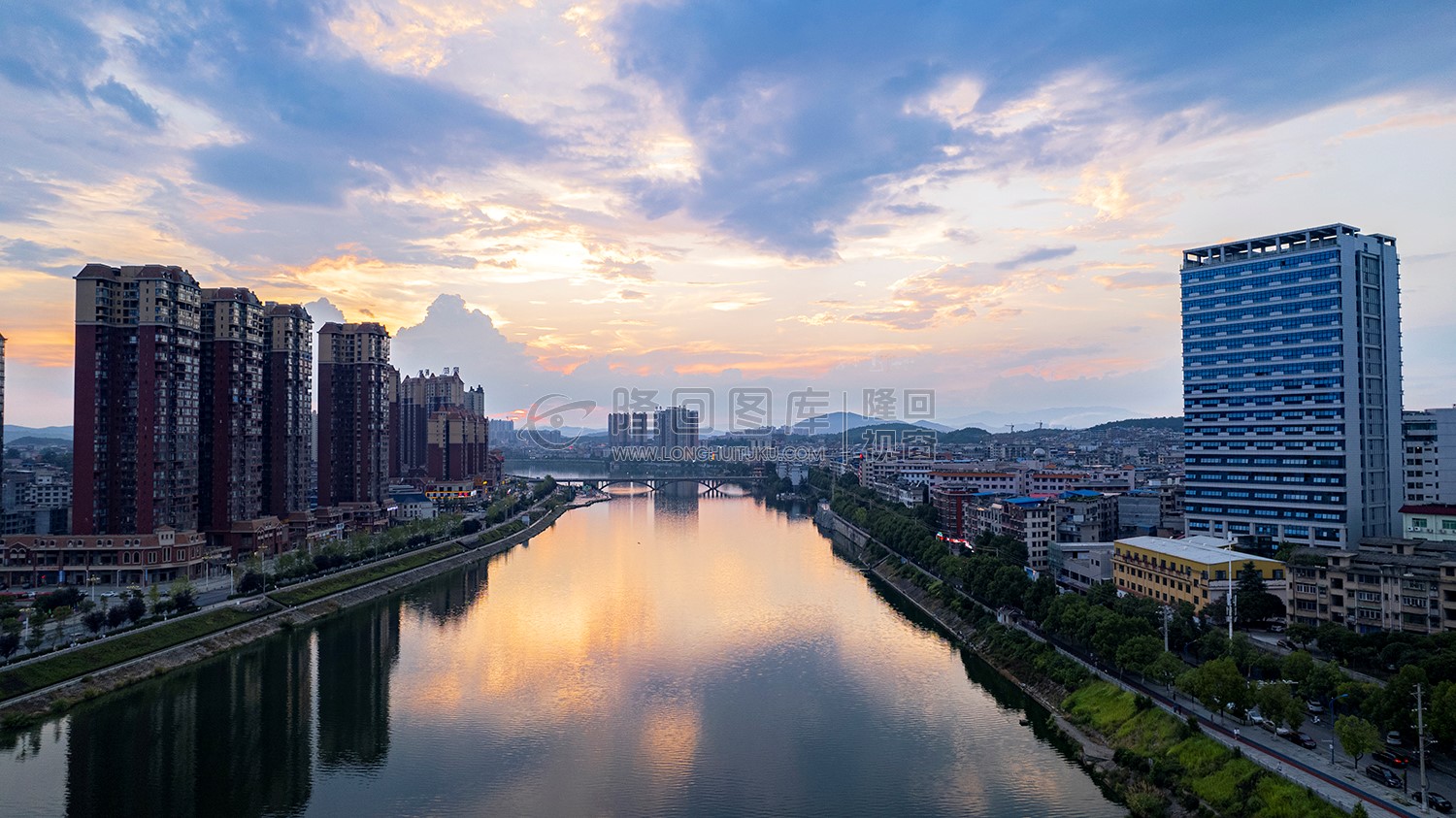 赧水河畔的隆回人民医院