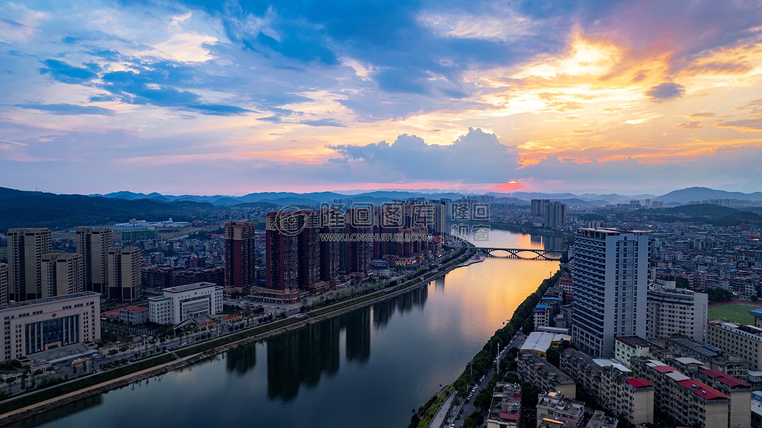 赧水河畔的隆回人民医院