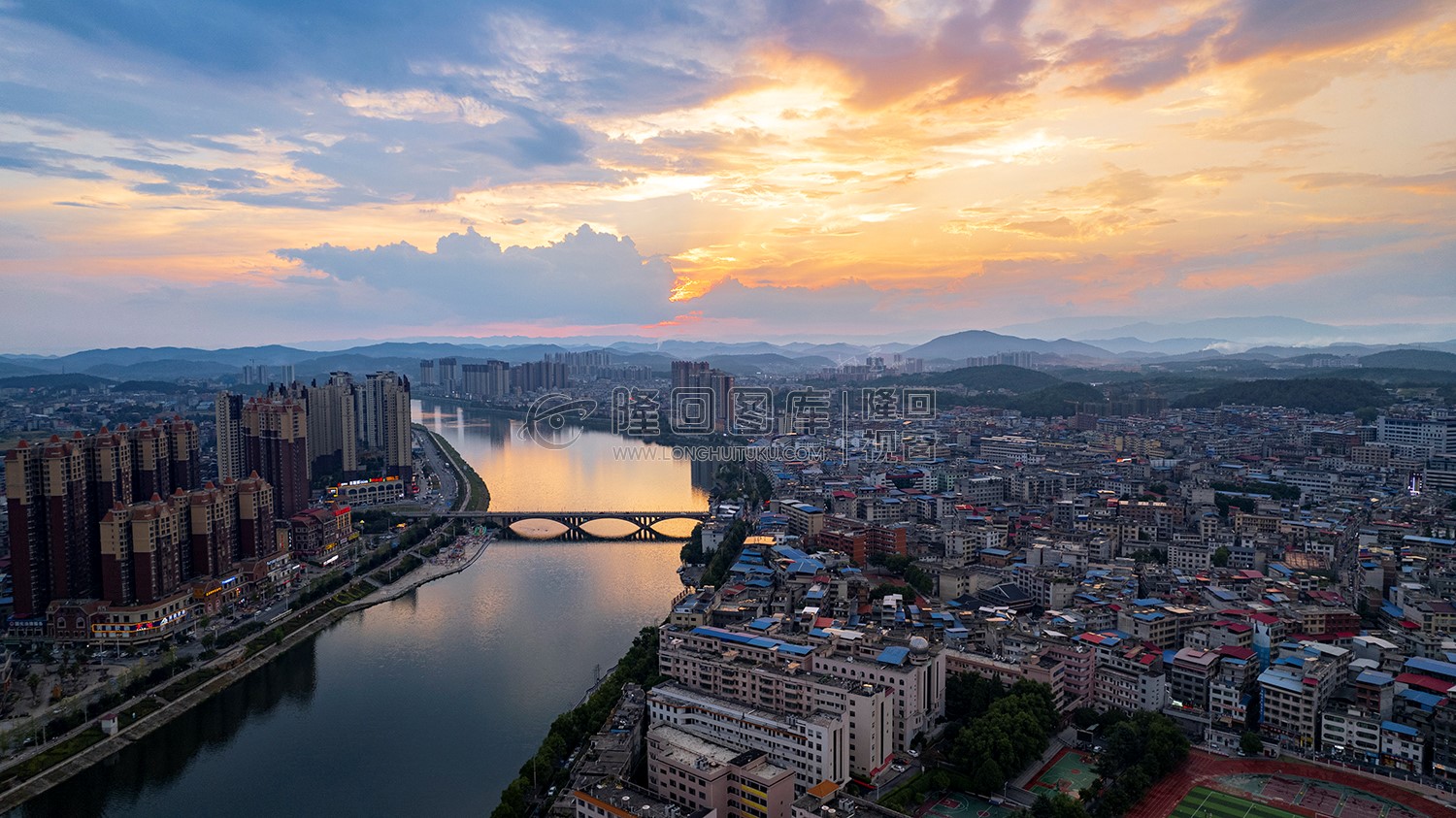隆回大桥河岸落日风景