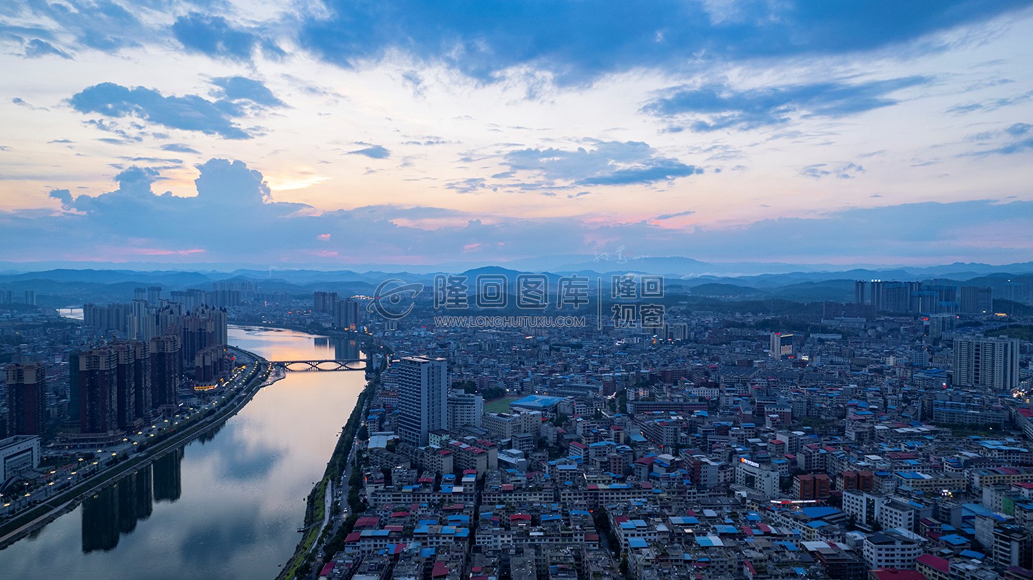 隆回大桥河岸落日风景