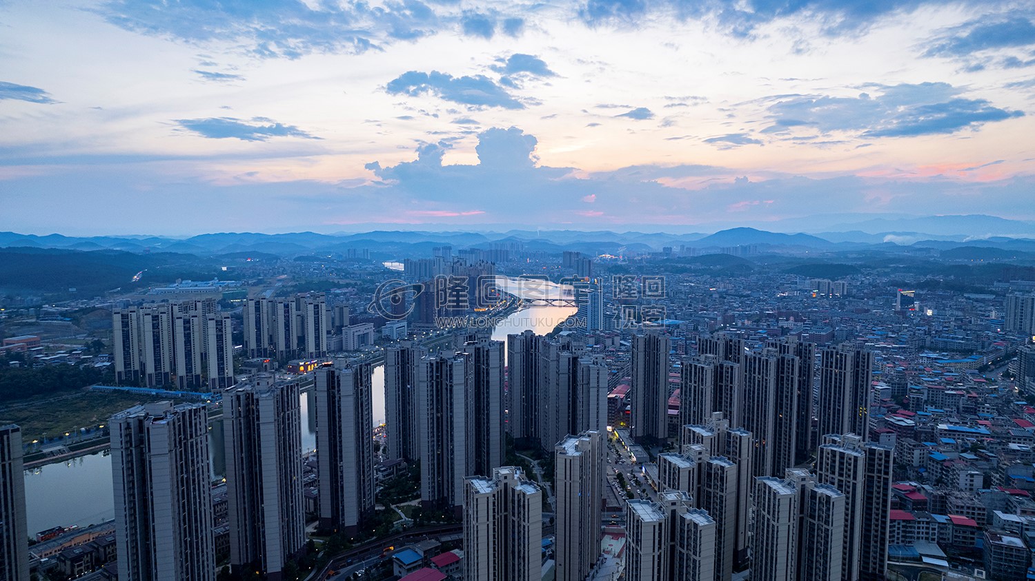 隆回大桥河岸落日风景