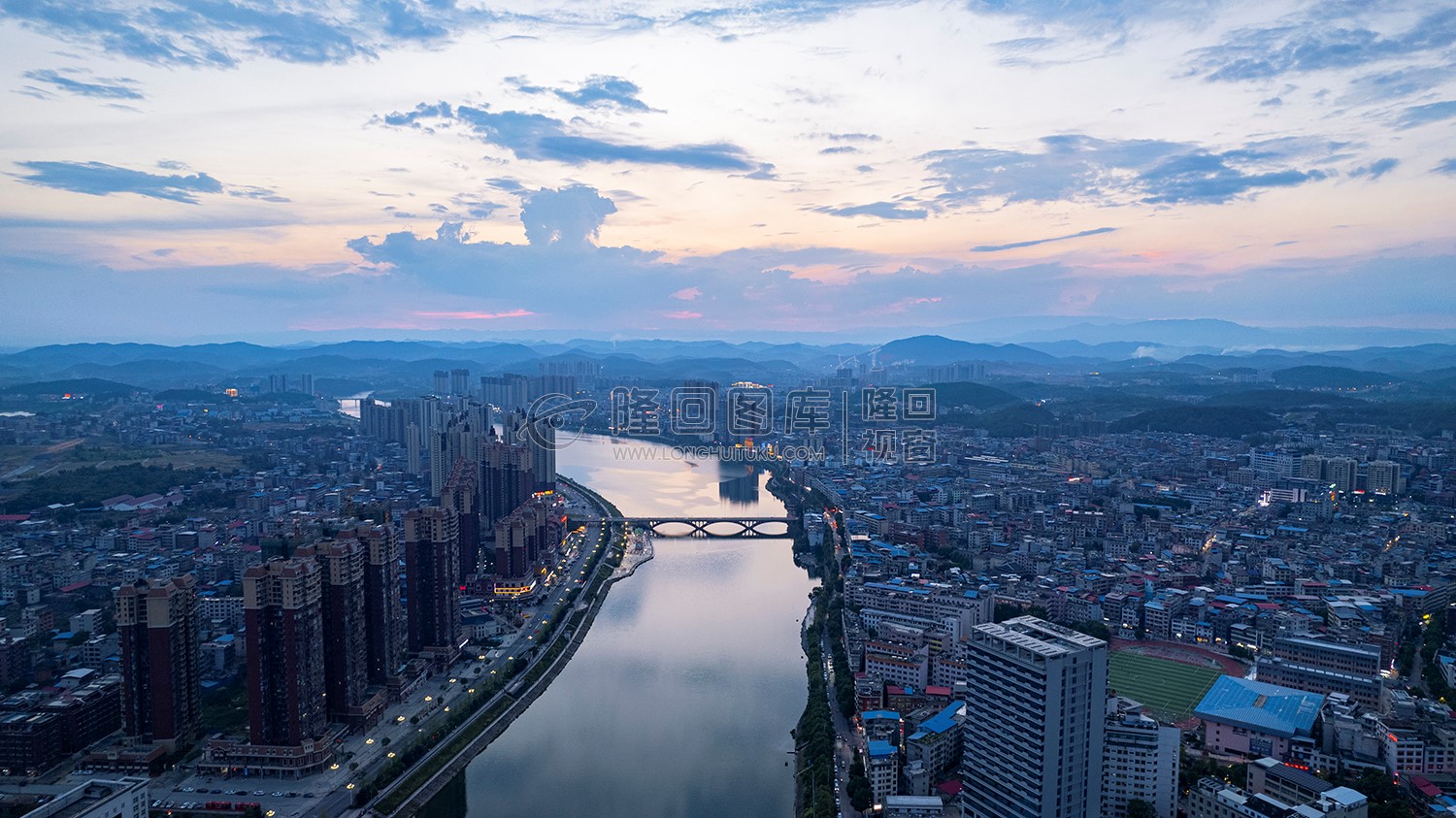 隆回大桥河岸落日风景