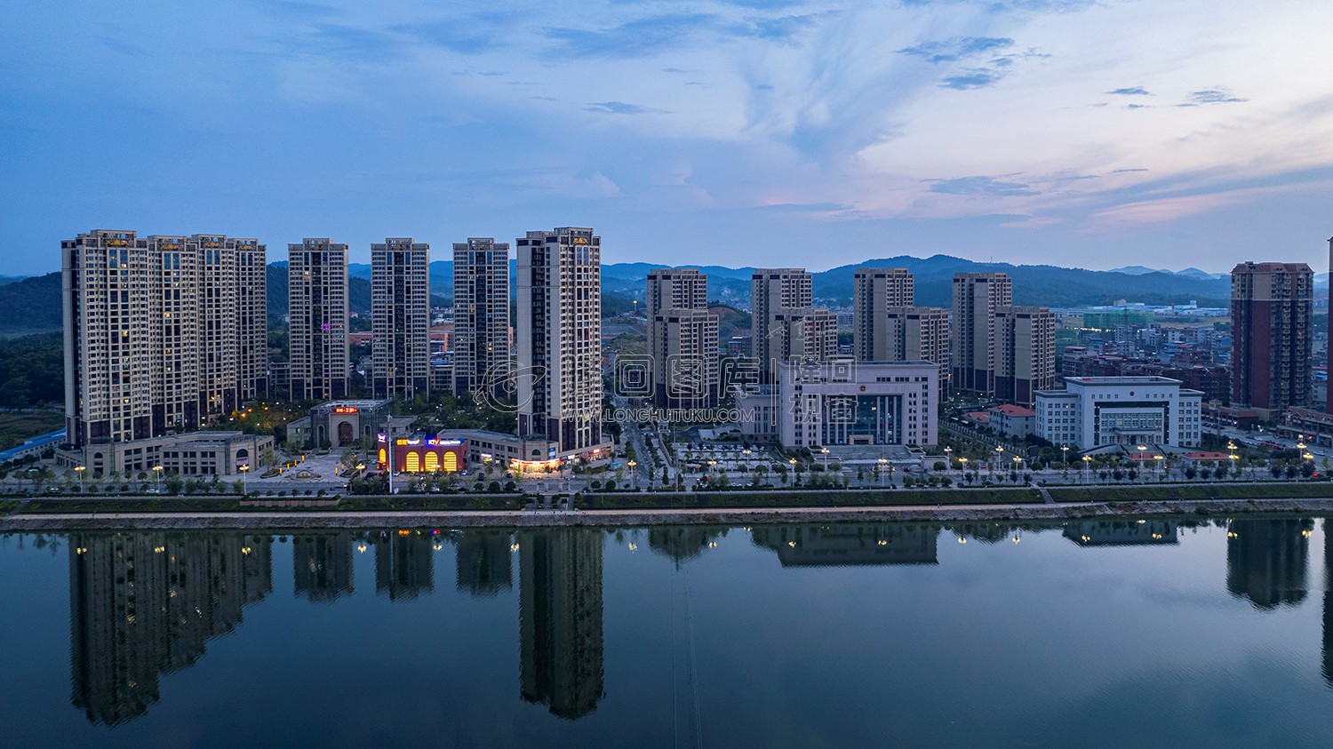 隆回大桥河岸落日风景