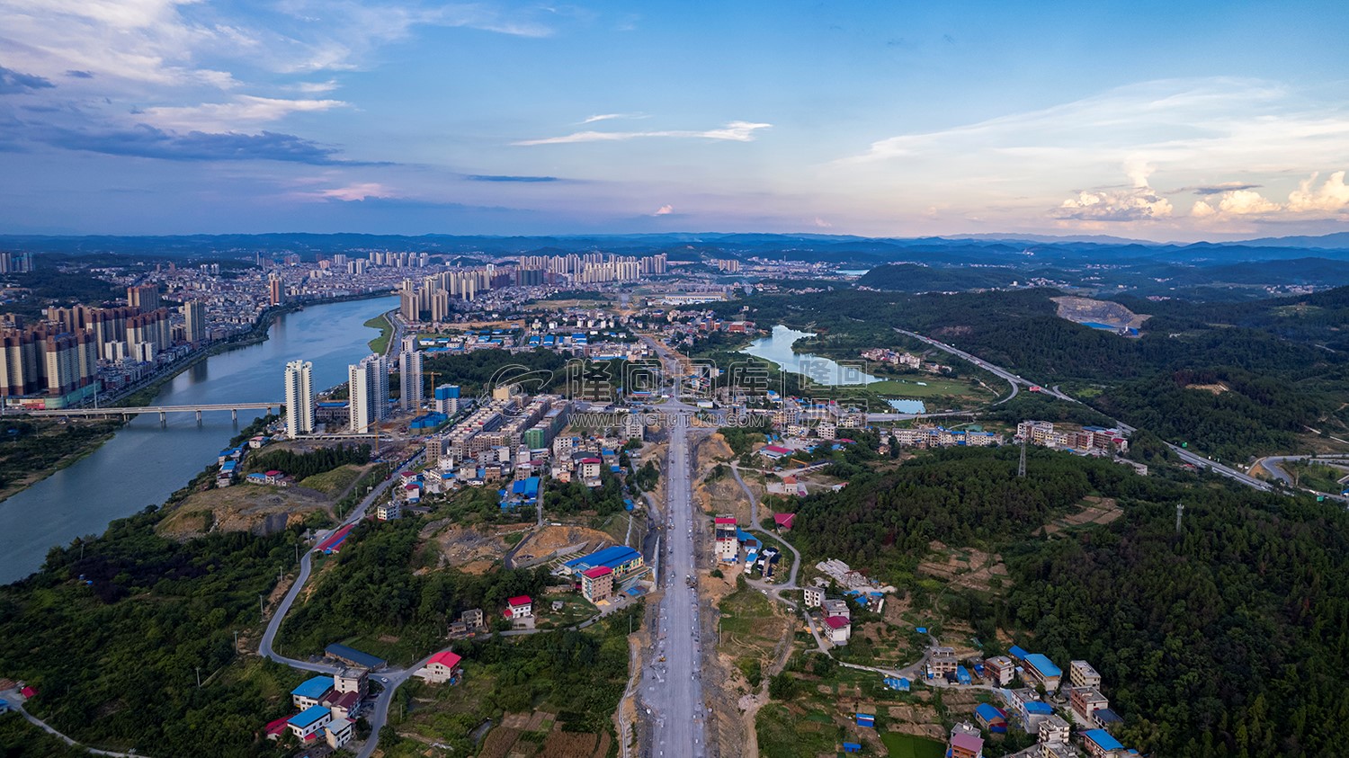 隆回环城南路，修建中