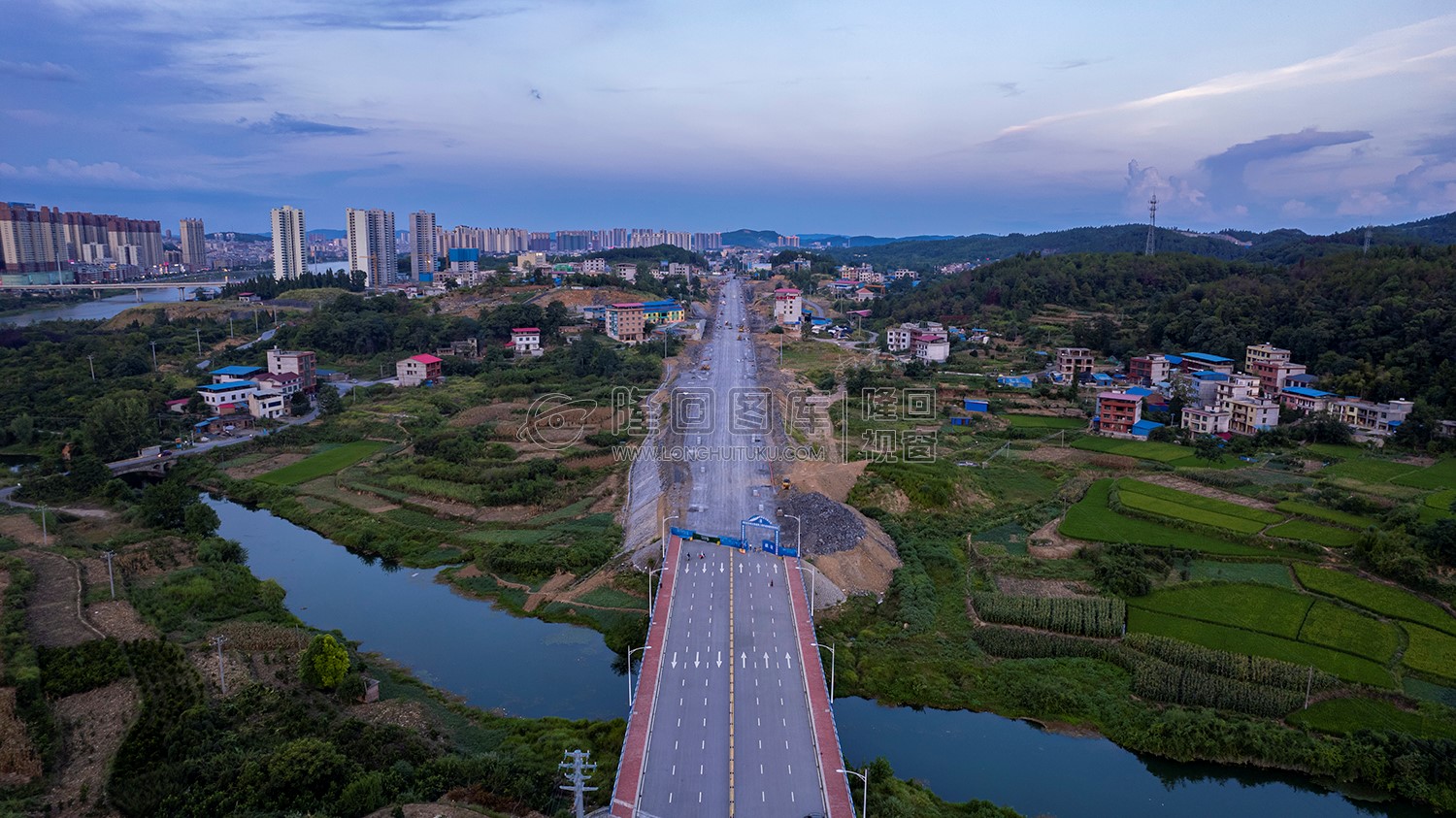 隆回环城南路，修建中