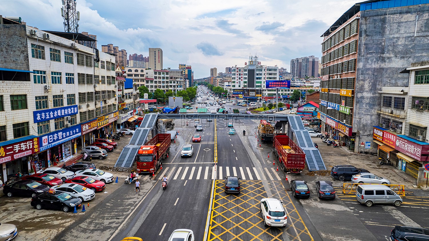 隆回九龙学校人行天桥