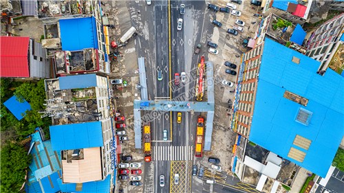 隆回九龙学校人行天桥