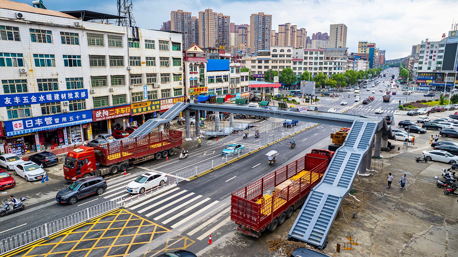 隆回九龙学校人行天桥