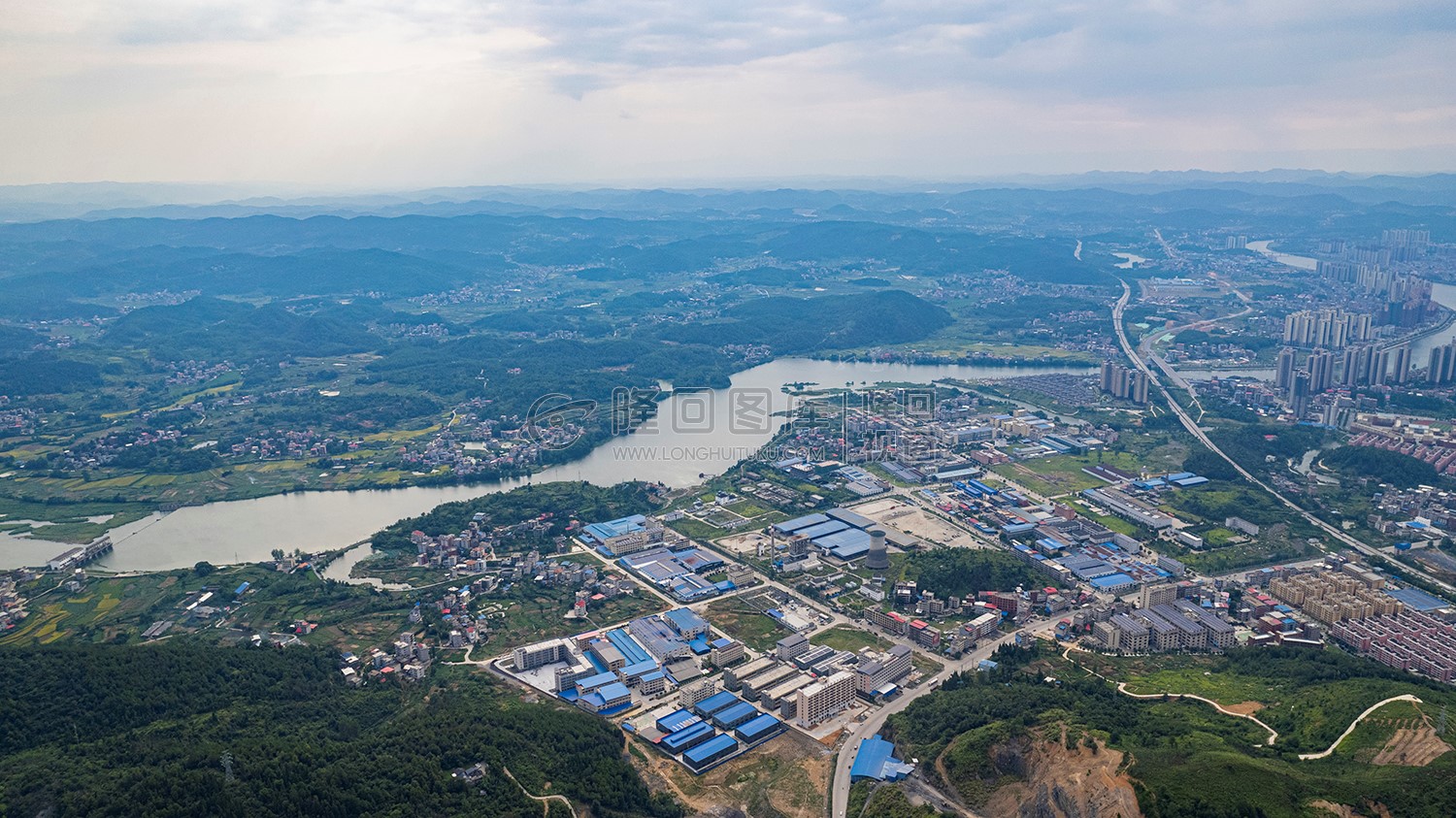 罗家大岭看隆回县城全景