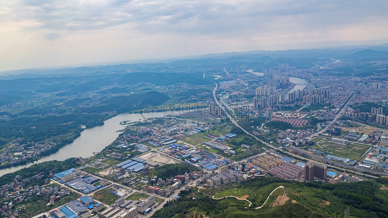 罗家大岭看隆回县城全景