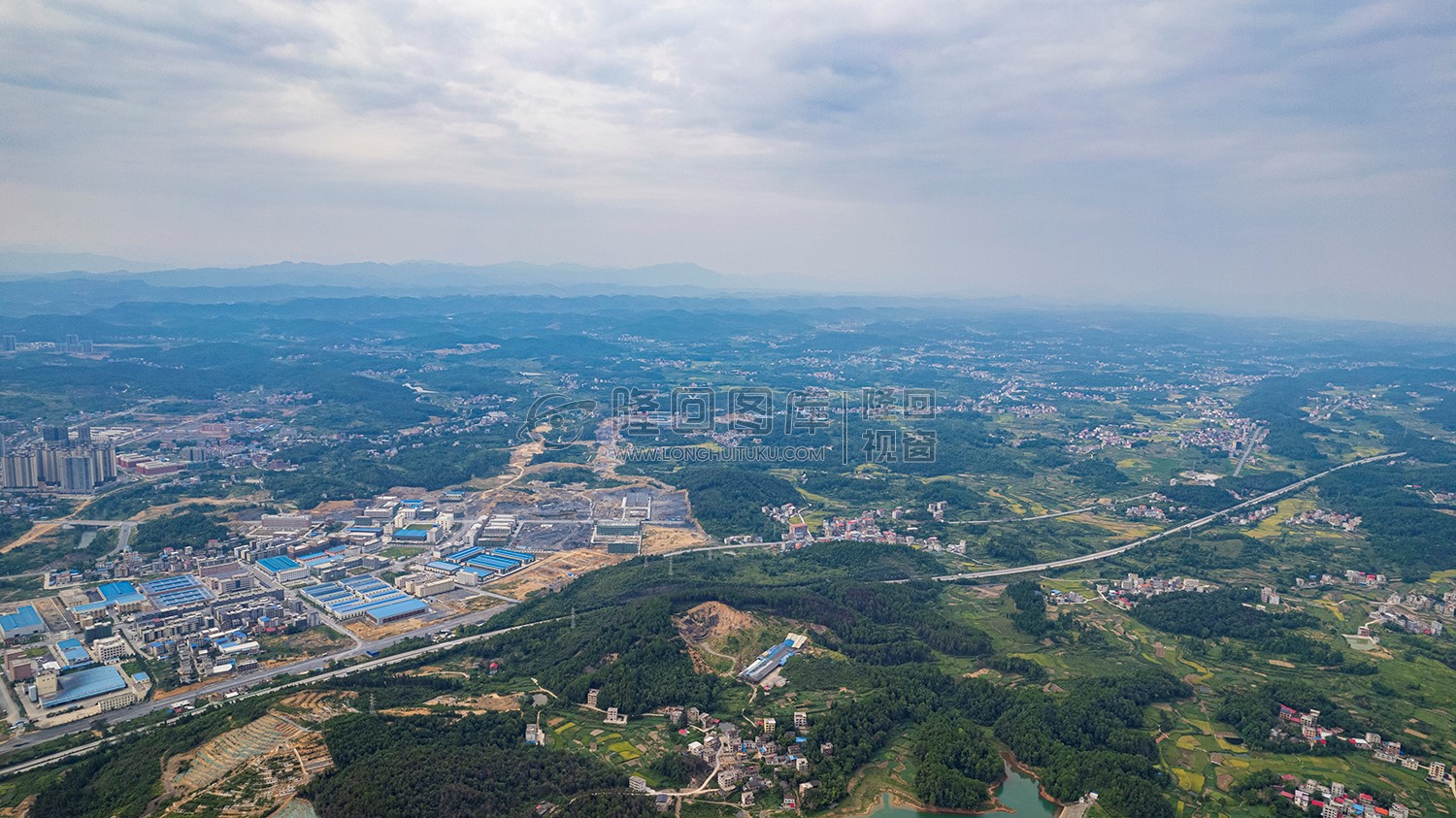 罗家大岭看隆回县城全景
