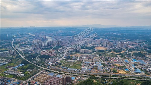 罗家大岭看隆回县城全景