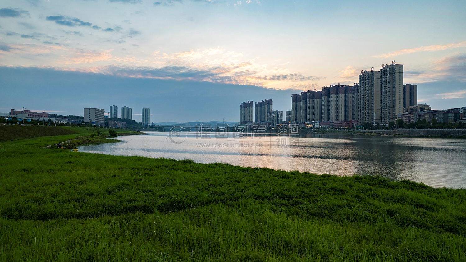 隆回碧桂园河岸草坪